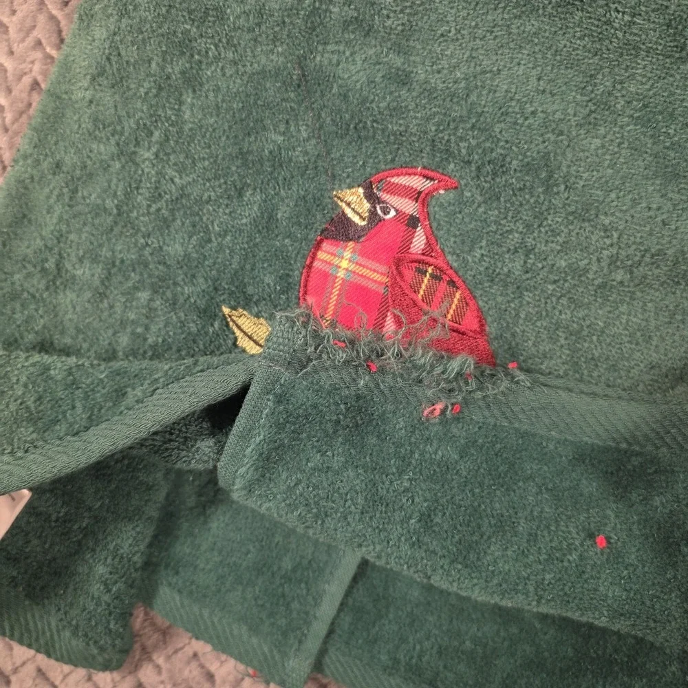 K-Mart Essential Home Christmas Cardinal Bath Towel Set 3 Piece NWT Green